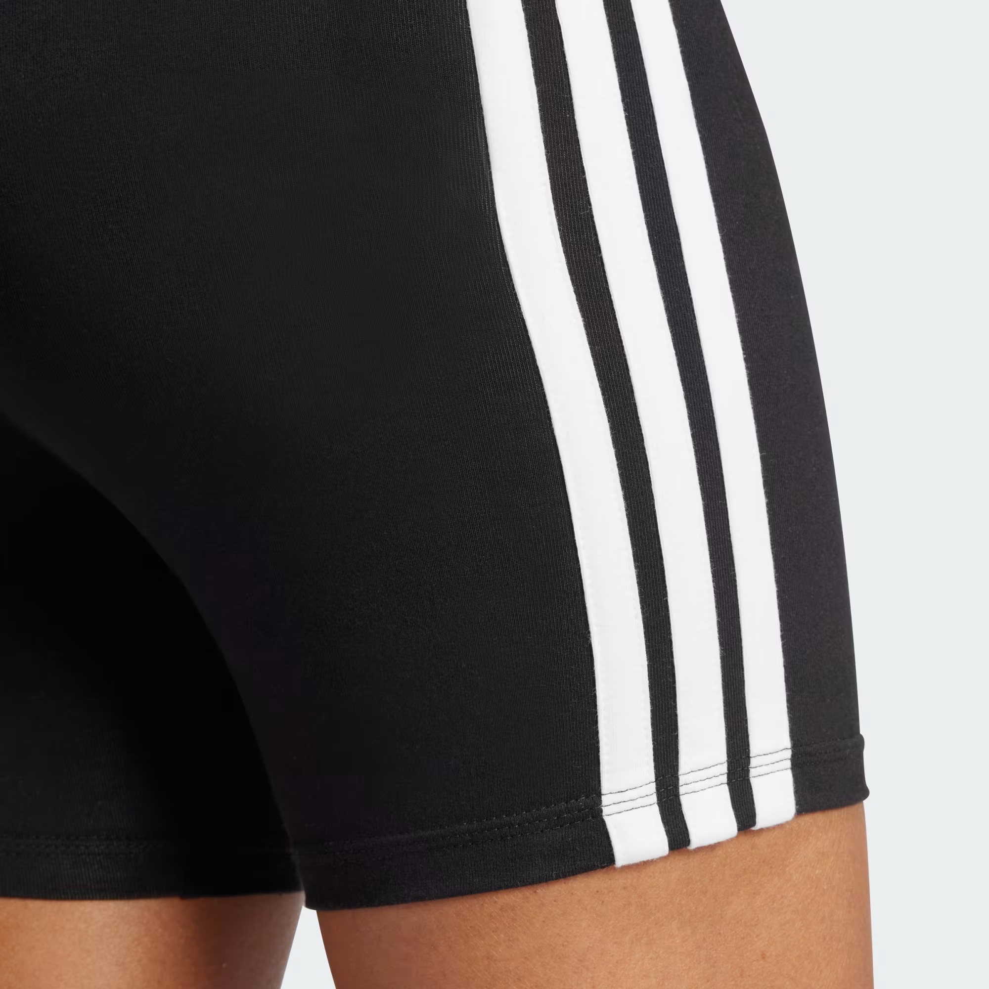 Short Essentials 3-Stripes High Waisted Biker Donna Adidas - immagine 3
