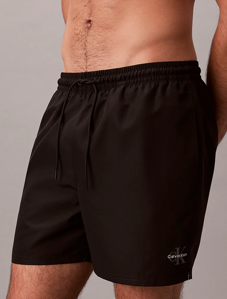 Pantaloncini da bagno con cordoncino medio – CK Monogram